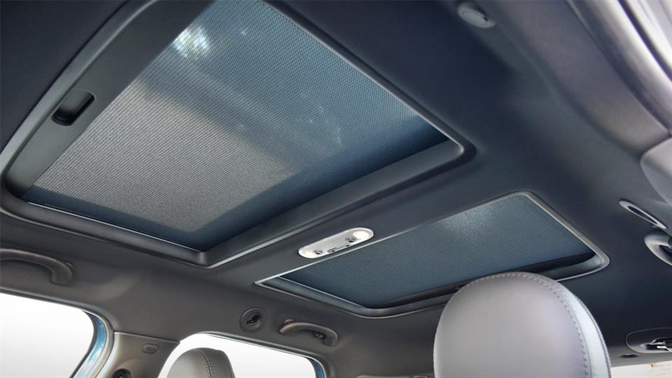 سانروف از امکانات مینی کانتریمن